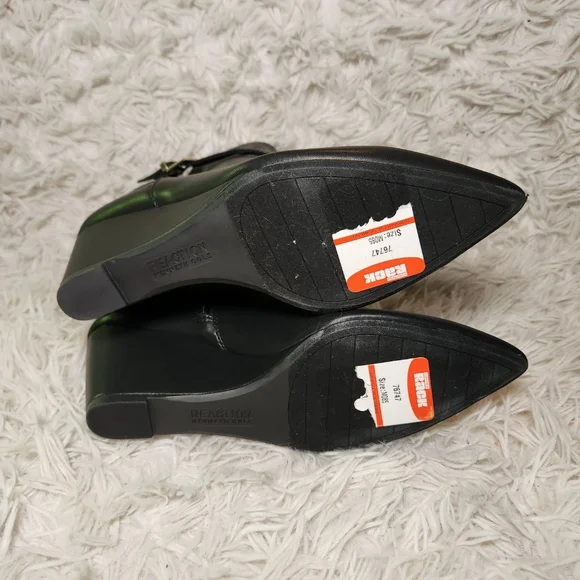 New Kenneth Cole Emmie Wedge Black Leather Booties - Picture 5 of 10